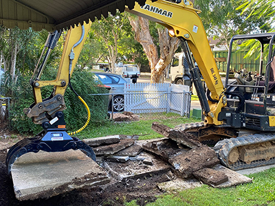 excavator thumb grab